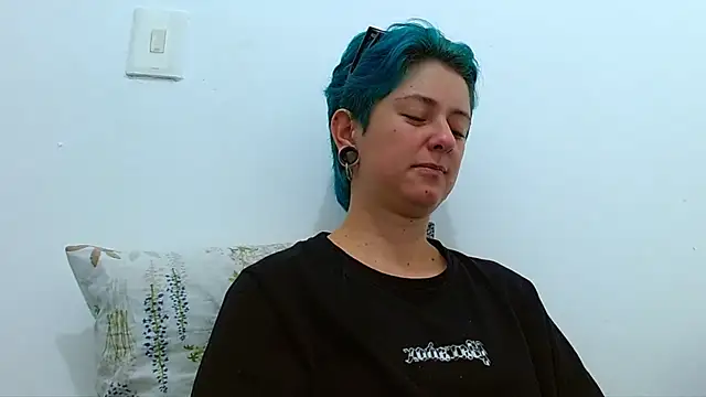 Snapshot of tomboyblue chatting on 14, 3, 2026 tomboyblue online show from 14, 3, 2026