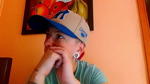 Snapshot of tomboyblue chatting on 17, 6, 2026 tomboyblue online show from 17, 6, 2026