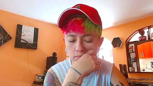 Snapshot of tomboyblue chatting on 13, 7, 2026 tomboyblue online show from 13, 7, 2026