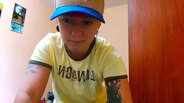 Snapshot of tomboyblue chatting on 23, 7, 2026 tomboyblue online show from 23, 7, 2026
