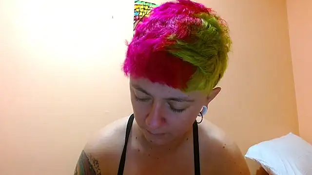 Snapshot of tomboyblue chatting on 2, 8, 2026 tomboyblue online show from 2, 8, 2026