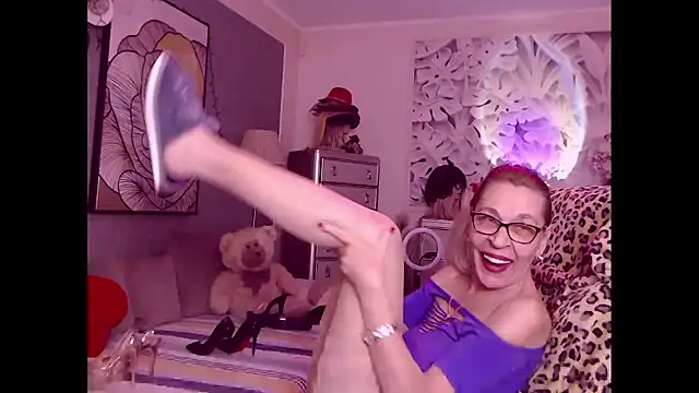 HornyMilf 555 online show from 9, 1, 2026