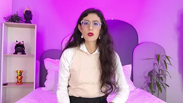 SophieGomez22 online show from 4, 4, 2026