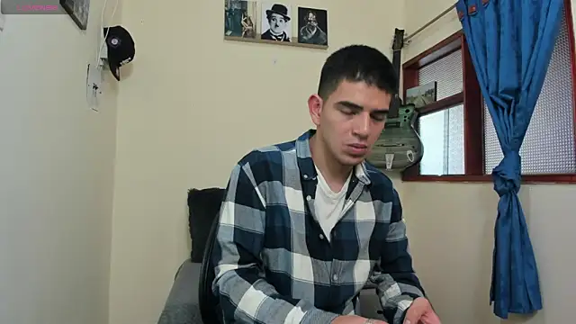 Snapshot of Ares_Johnson chatting on 4, 2, 2025 Ares Johnson online show from 4, 2, 2025