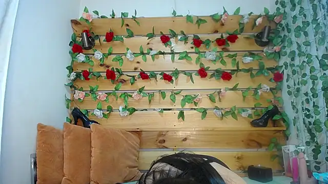 daniela casallas  online show from 3, 2, 2025