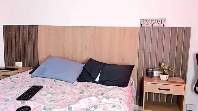 rebeca cortez  online show from 11, 11, 2025