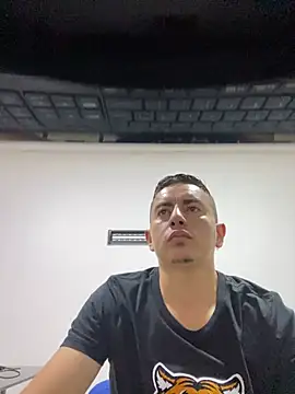 DanielGomez9 online show from 17, 12, 2024