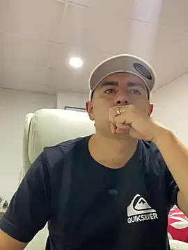 DanielGomez9 online show from 4, 3, 2025