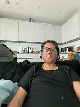 Robin007 online show from 12, 3, 2025