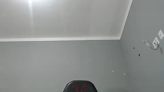 Snapshot of Livia_Diaz chatting on 21, 12, 2025 Livia Diaz online show from 21, 12, 2025