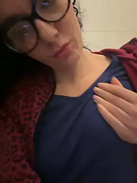 Snapshot of Strawberry_queen91 chatting on 28, 11, 2025 Strawberry queen91 online show from 28, 11, 2025