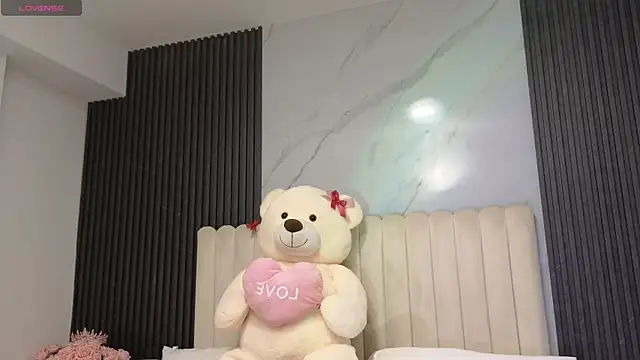 Snapshot of Madiee_Rhea chatting on 10, 7, 2026 Madiee Rhea online show from 10, 7, 2026
