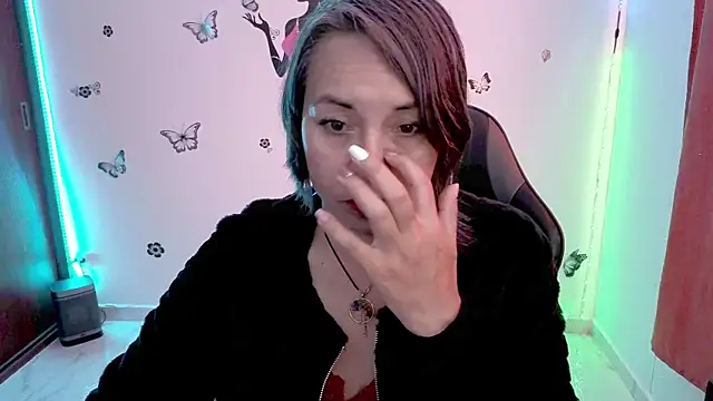 Lady breaks hearts online show from 15, 7, 2026