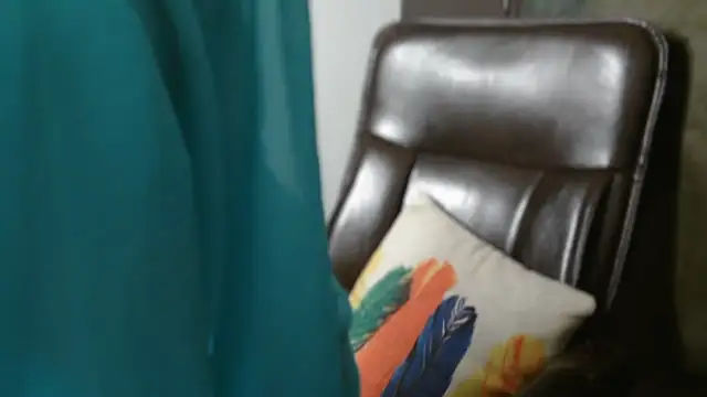 urvashihott online show from 7, 2, 2026