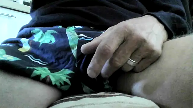 Snapshot of ewuich1 chatting on 15, 1, 2025 ewuich1 online show from 15, 1, 2025