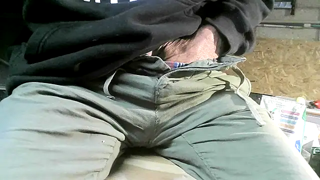 Snapshot of ewuich1 chatting on 20, 11, 2025 ewuich1 online show from 20, 11, 2025