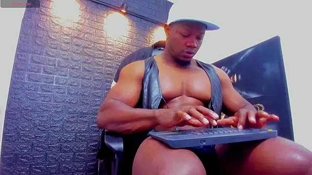 Snapshot of tommike chatting on 18, 4, 2026 tommike online show from 18, 4, 2026