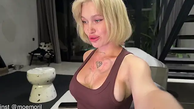 Golden Aline online show from 17, 3, 2026