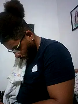 Snapshot of Dj-yefri-pauta chatting on 13, 7, 2026 Dj-yefri-pauta online show from 13, 7, 2026