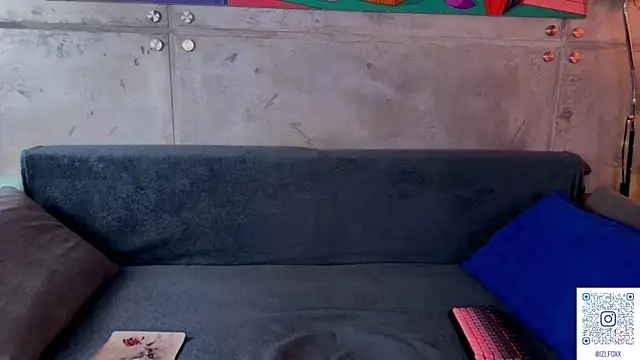 Snapshot of izi-fox chatting on 16, 4, 2026 izi-fox online show from 16, 4, 2026