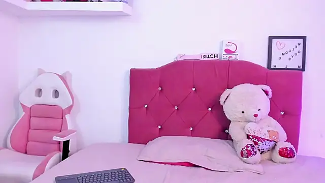 Snapshot of LucianaTomson chatting on 24, 1, 2025 LucianaTomson online show from 24, 1, 2025