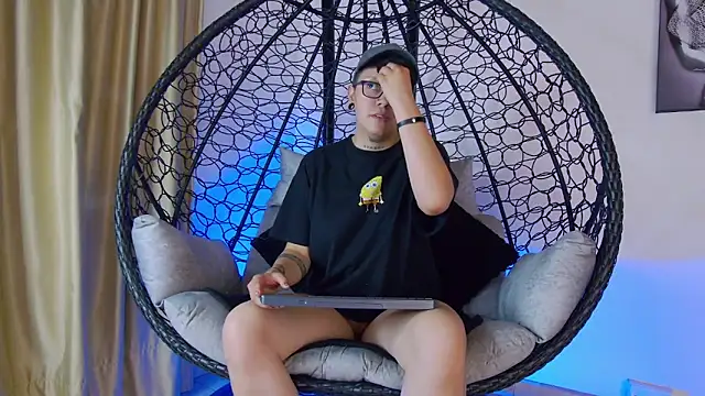 alex noa online show from 15, 4, 2026