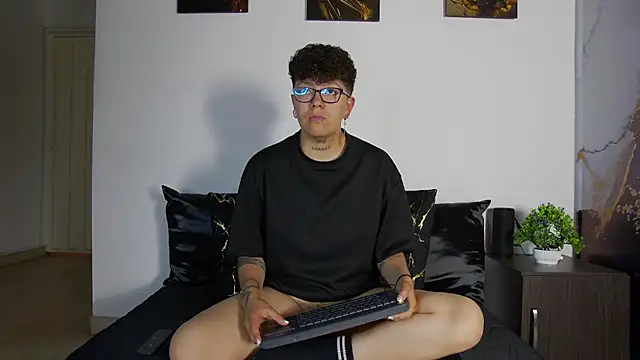 Snapshot of alex_noa chatting on 1, 5, 2026 alex noa online show from 1, 5, 2026