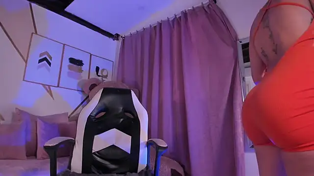 maye wells online show from 28, 1, 2025