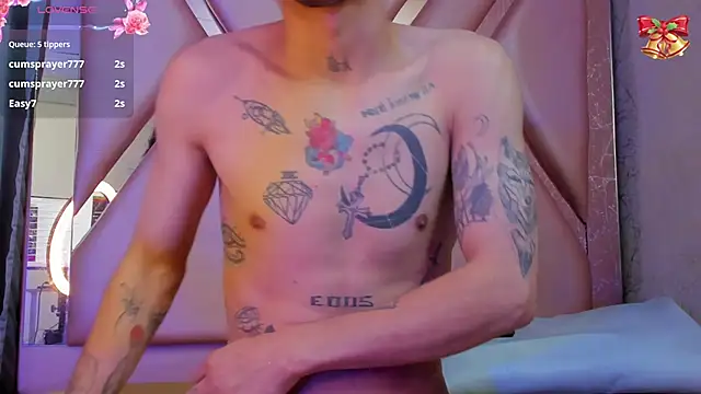 kendalltaylorr online show from 31, 12, 2024