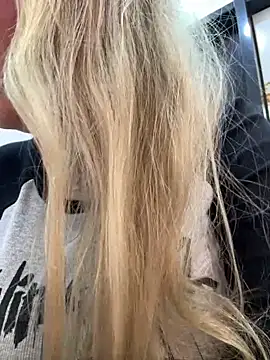 Teya moon  online show from 17, 3, 2026