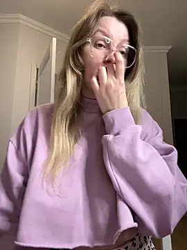 Teya moon  online show from 30, 3, 2026