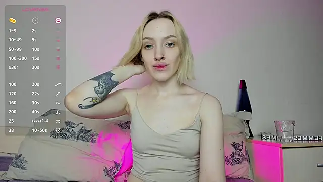 Snapshot of cheryl_mason chatting on 17, 12, 2024 cheryl mason online show from 17, 12, 2024