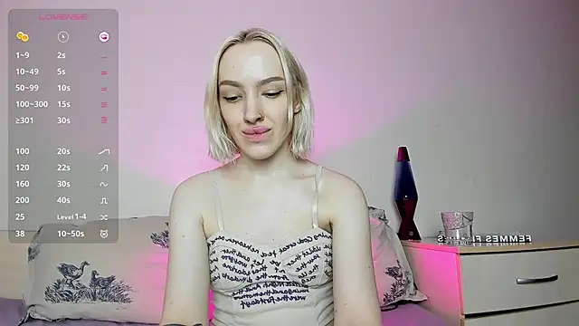 Snapshot of cheryl_mason chatting on 12, 1, 2025 cheryl mason online show from 12, 1, 2025