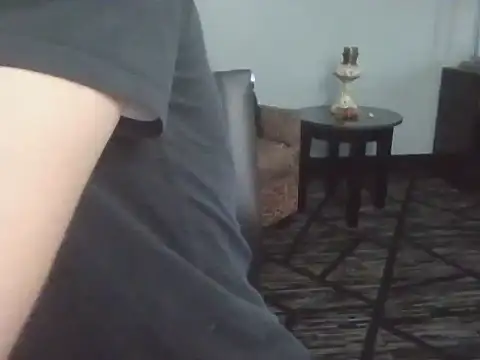 Snapshot of HungStud4You chatting on 6, 11, 2025 HungStud4You online show from 6, 11, 2025