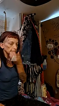 whitetrashdirtyslut online show from 28, 6, 2026
