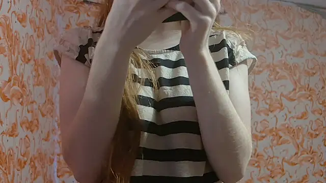 strawberrysmoothie online show from 30, 3, 2026