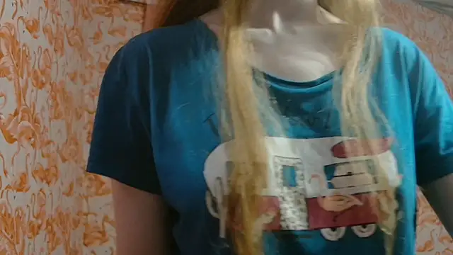 strawberrysmoothie online show from 9, 4, 2026