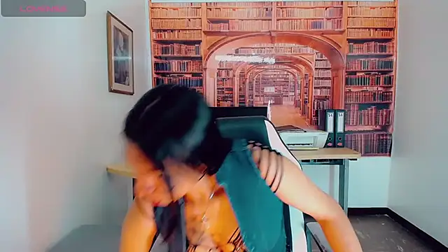 khiara moretti online show from 4, 1, 2025