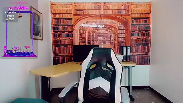 khiara moretti online show from 8, 1, 2025