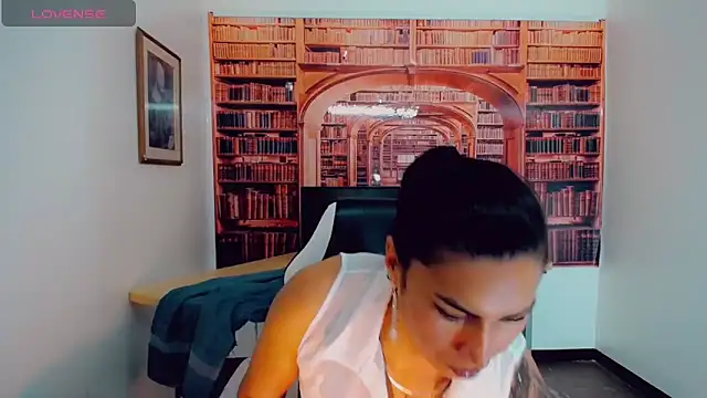 khiara moretti online show from 4, 3, 2025