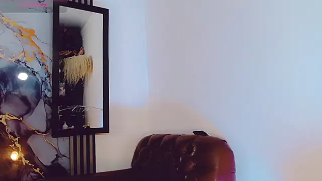 khiara moretti online show from 10, 11, 2025