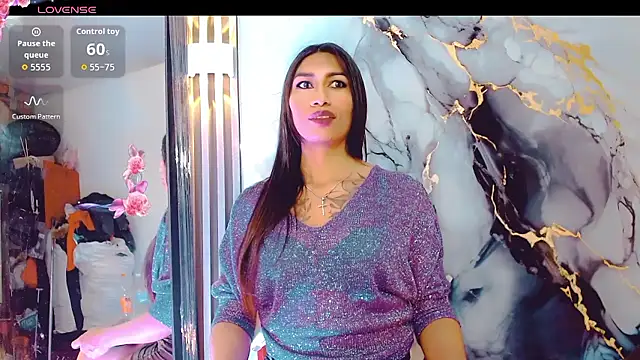 khiara moretti online show from 15, 12, 2025