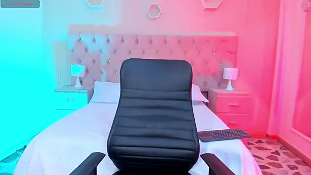 Agathaargent  online show from 31, 10, 2025