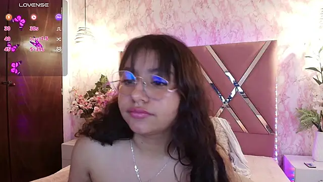 Miaa Smiith1 online show from 6, 3, 2025