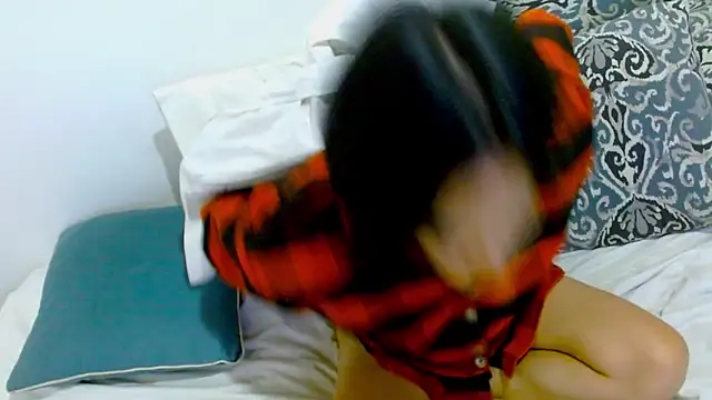 Snapshot of samanta_r_ chatting on 18, 12, 2024 samanta r online show from 18, 12, 2024