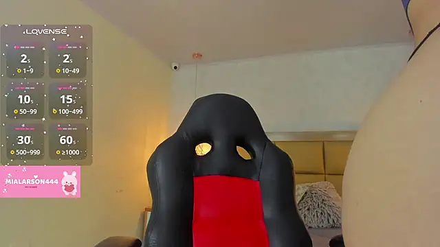 LARSONMIA online show from 8, 10, 2025