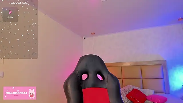 LARSONMIA online show from 25, 2, 2026