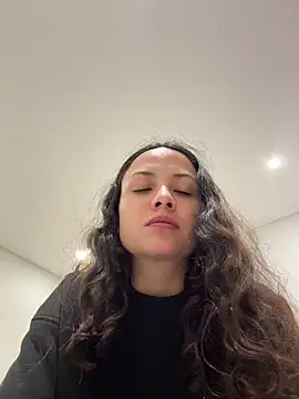 Megan Rodrigo online show from 25, 6, 2026