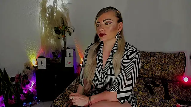 Jeanineescott online show from 11, 9, 2025