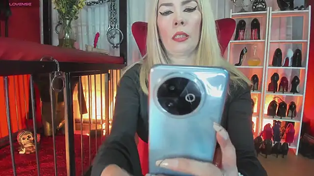 Snapshot of MistressAndre chatting on 12, 3, 2026 MistressAndre online show from 12, 3, 2026